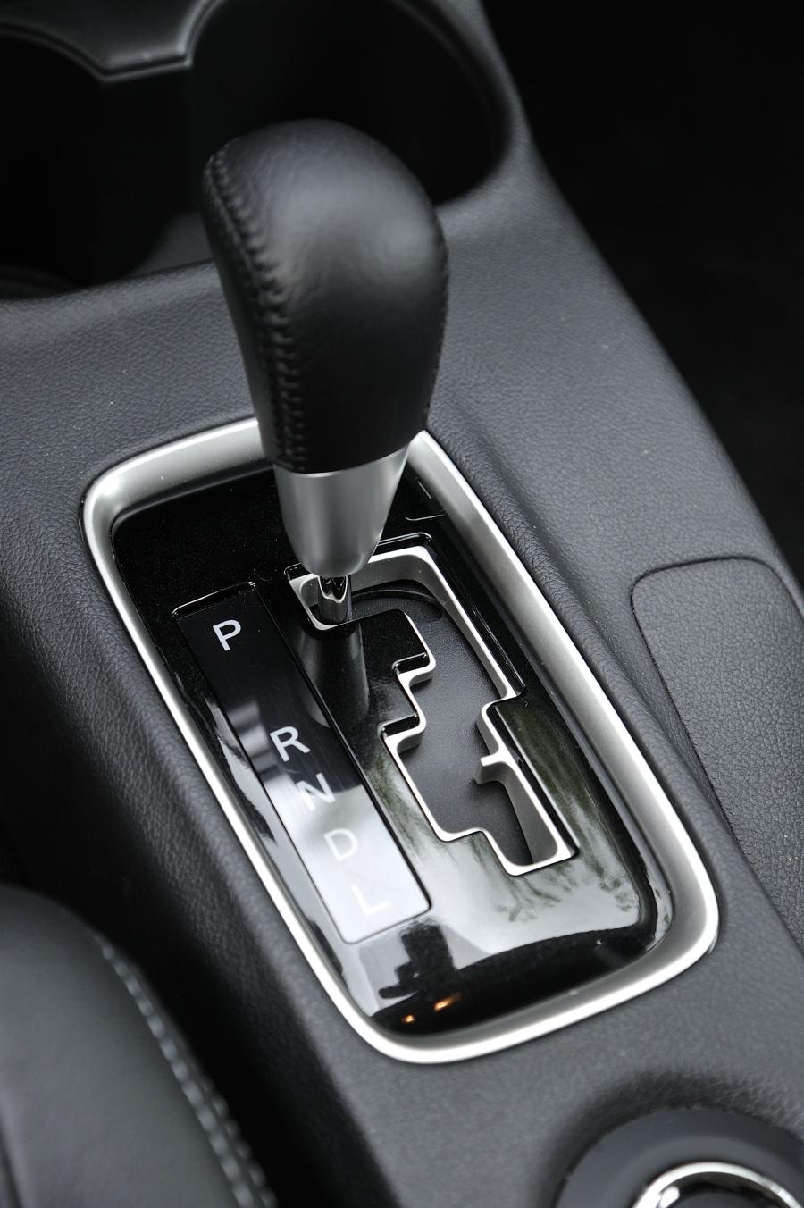  Mitsubishi Outlander 2012 года  (фото 15 из 89)